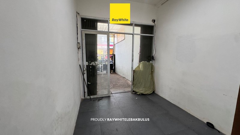 Disewakan Cepat! Tempat Usaha Strategis di Kebon Kacang 1! Cocok untuk Rumah Makan, Coffee Shop, Open Kitchen, Mini Market!