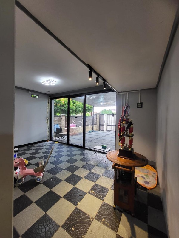 Rumah Bagus Posisi Hoek di Komplek Arco Pancoran Mas Depok