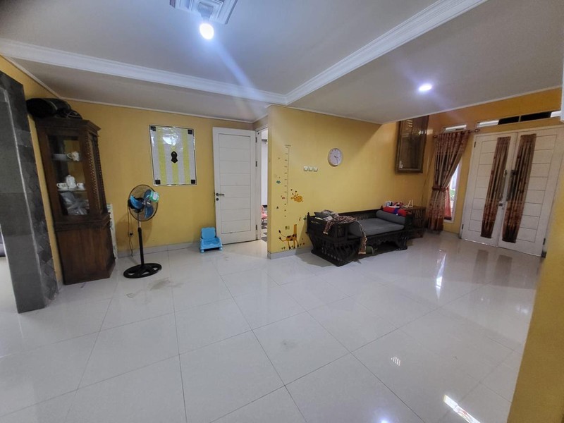 Rumah Bagus Posisi Hoek di Komplek Arco Pancoran Mas Depok