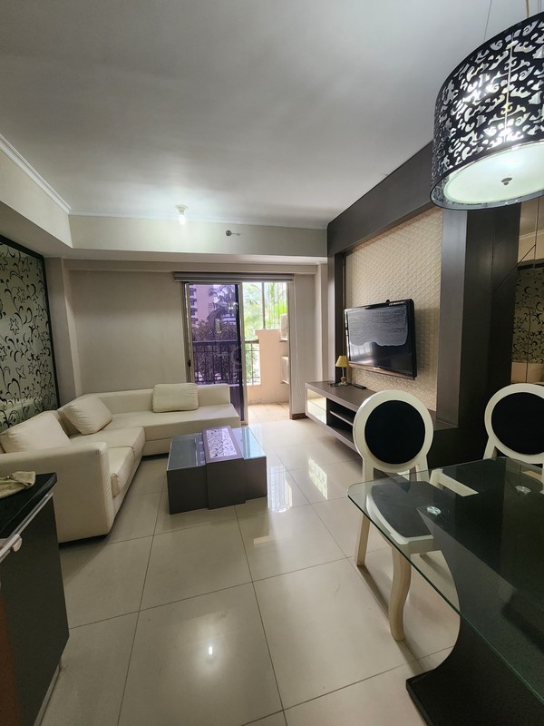 1 587. DISEWAKAN APARTEMEN WATERPLACE TOWER B LANTAI RENDAH FULL FURNISH