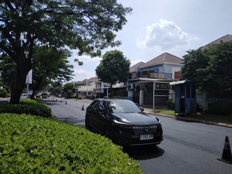 RUMAH CANTIK DI KOTA WISATA CIBUBUR BOULEVARD SIAP HUNI