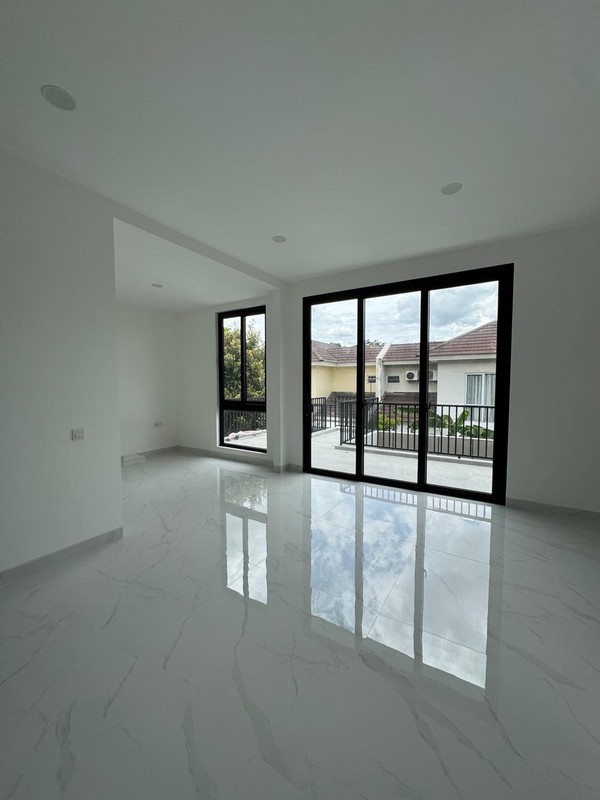 Rumah Minimalis Siap Huni di De Park BSD Dekat Sekolah