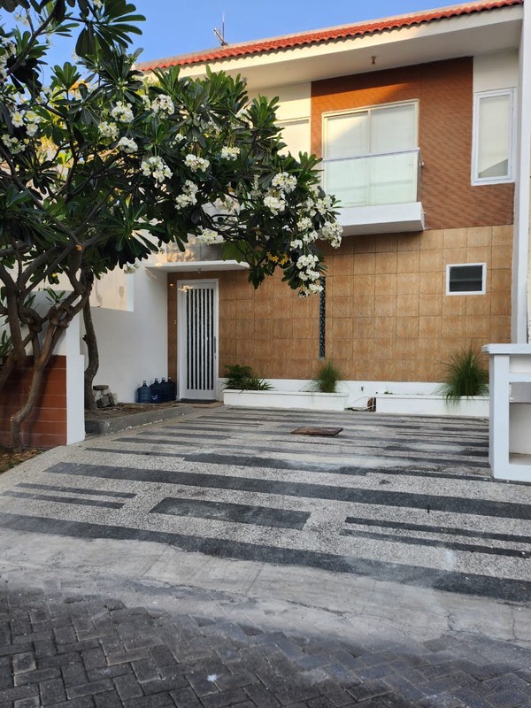 Rumah Dijual Pakuwon City Taman Mutiara Surabaya Timur New Gress Siap Huni