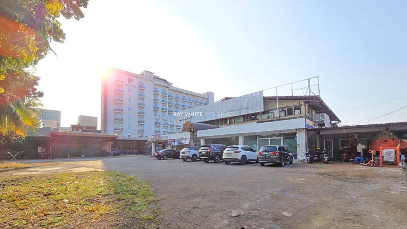 Dijual Tanah Dan Bangunan Lokasi Premier Di Jalan Utama Pramuka  Jakarta Pusat 