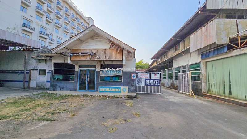 Dijual Tanah Dan Bangunan Lokasi Premier Di Jalan Utama Pramuka  Jakarta Pusat 