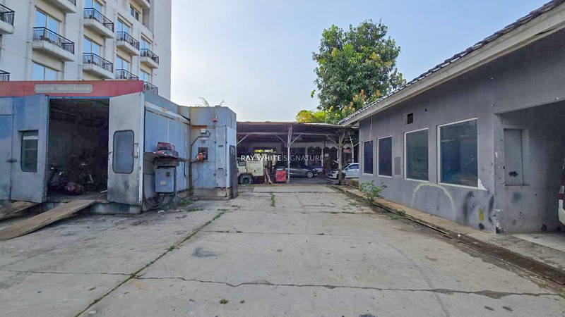 Dijual Tanah Dan Bangunan Lokasi Premier Di Jalan Utama Pramuka  Jakarta Pusat 