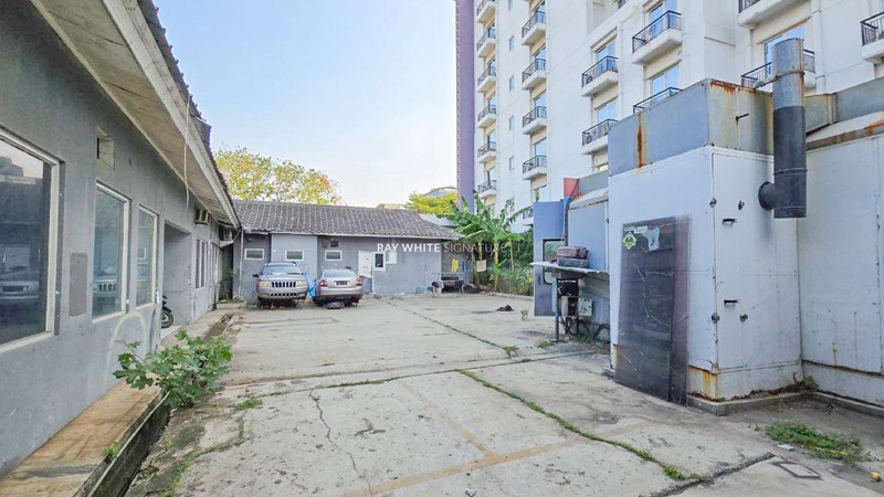 Dijual Tanah Dan Bangunan Lokasi Premier Di Jalan Utama Pramuka  Jakarta Pusat 