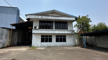 Dijual Gudang Luas 4000m2 di Raya Kletek, Harga Kompetitif 26M