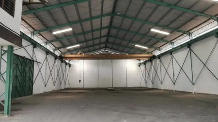 Disewakan Gudang Siap Pakai dengan Crane 8 Ton dan Kantor di Margomulyo Indah, Harga Nego