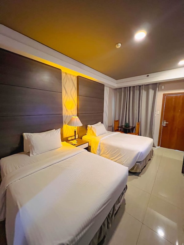 1963 Jual Hotel Strategis Potensial Ramai di Surabaya Timur Rungkut