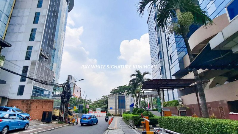 Jual Gedung Komersial Strategis di Sudirman