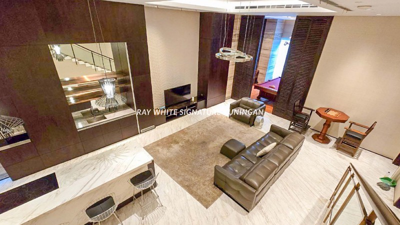 Jual Gedung Komersial Strategis di Sudirman