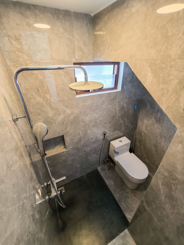 Rumah Hoek dengan Pool di Discovery Residence, Bintaro