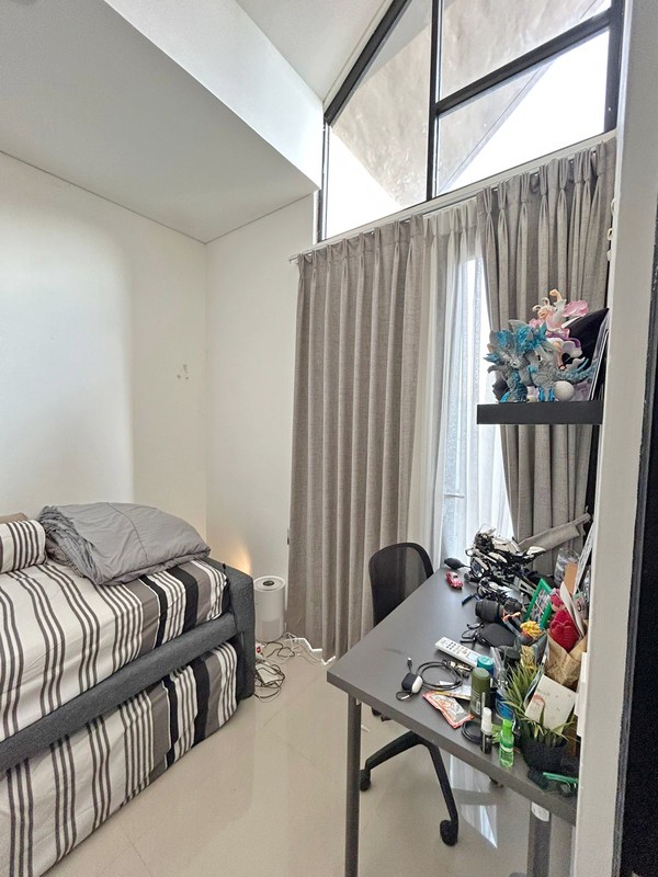 Rumah Modern siap huni di Provence Suite BSD City