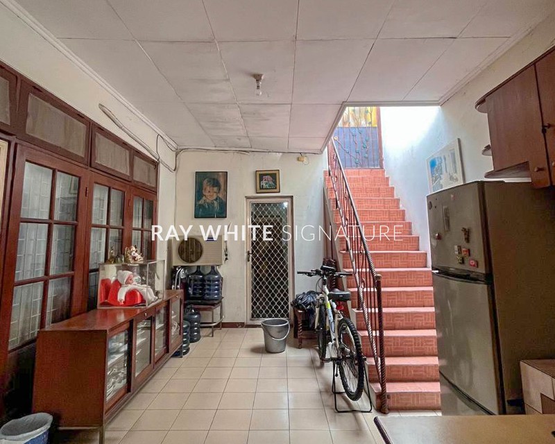 Dijual Rumah Tinggal dan Kos di Jl Damar Sari Jatipadang