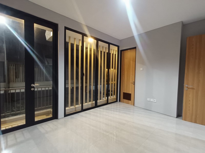 Rumah sewa 6 bulan Cluster Z living - Lake Garden .Grand Wisata - Tambun .Bekasi