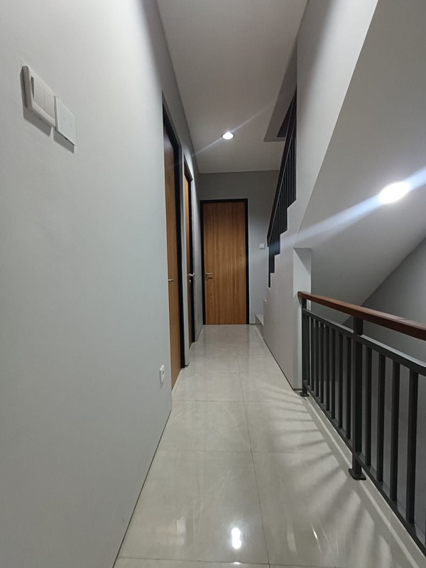 Rumah sewa 6 bulan Cluster Z living - Lake Garden .Grand Wisata - Tambun .Bekasi