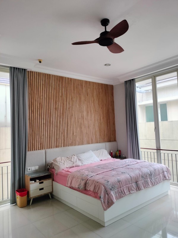 Dijual Rumah The Mansion Pakuwon Indah Surabaya Barat - Renovasi Total & Full Furnished