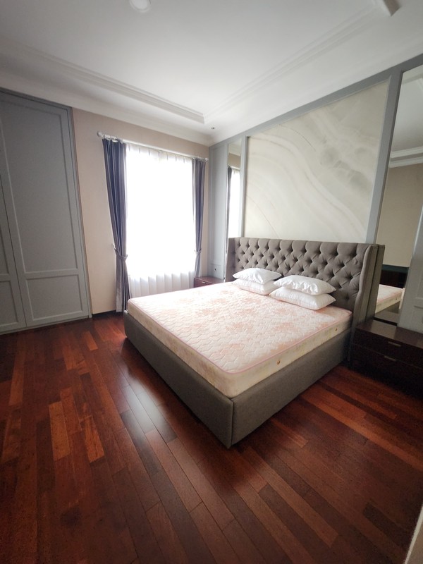 Disewakan Rumah Taman Hunian Satelit - Sukomanunggal Plus Private Pool / Kolam Renang + Full Furnished Dekat Chofa, Isen,, Rs Mitra Keluarga, Sma Gloria