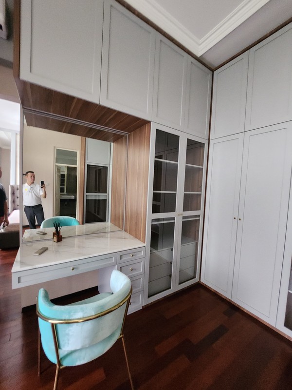 Disewakan Rumah Taman Hunian Satelit - Sukomanunggal Plus Private Pool / Kolam Renang + Full Furnished Dekat Chofa, Isen,, Rs Mitra Keluarga, Sma Gloria