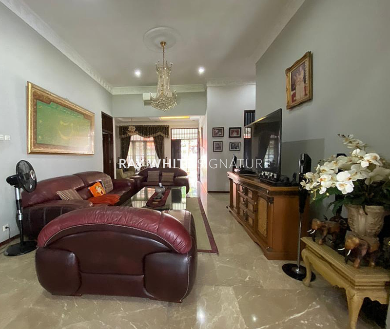 Dijual Rumah Lama Terawat di Kalibata