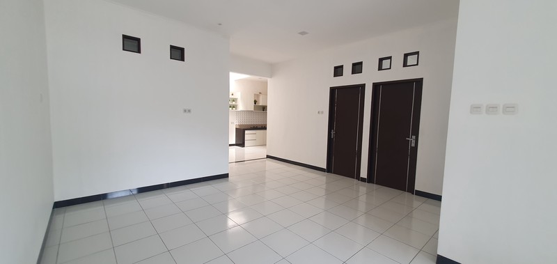 Dijual Rumah Asri Harga di bawah pasaran Taman Kopo Katapang