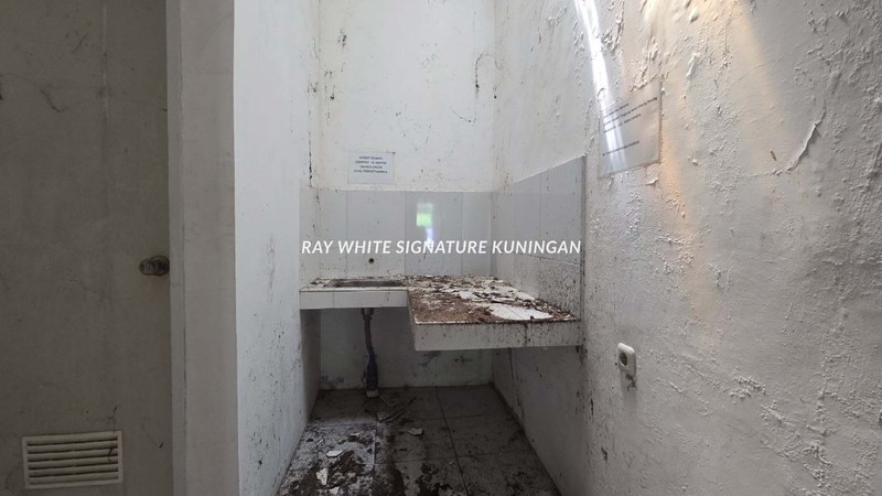 Dijual Rumah Hitung Tanah Dekat Sudirman Park 