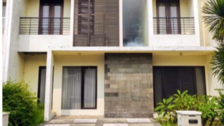 Dijual Rumah Pakuwon Indah The Mansion Surabaya Spesial 4+1 Kamar Tidur Dekat Sma Petra 1, Pakuwon Mall, Graha Family