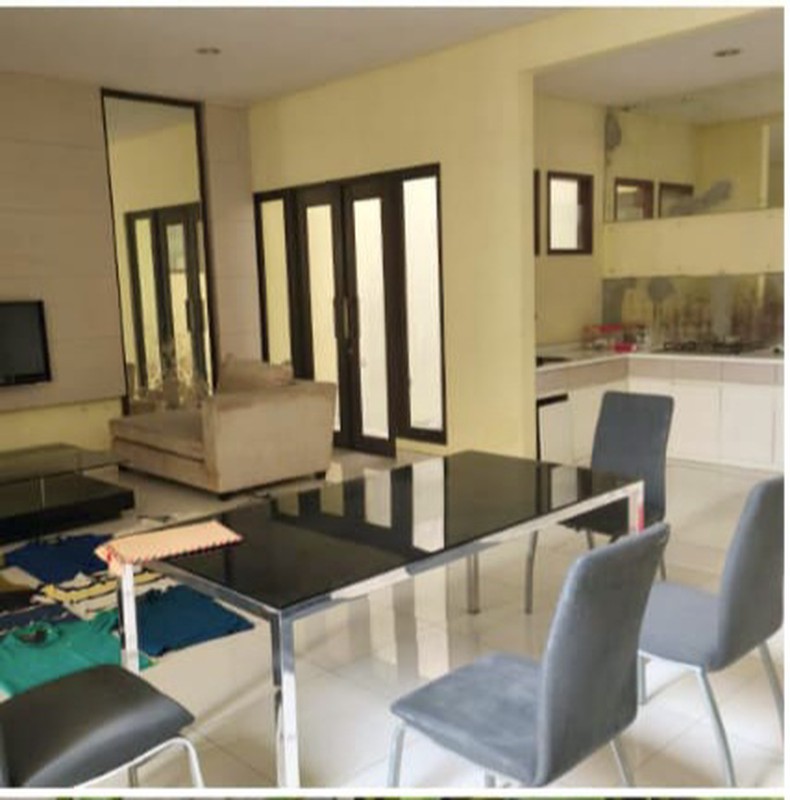 Dijual Rumah Pakuwon Indah The Mansion Surabaya Spesial 4+1 Kamar Tidur Dekat Sma Petra 1, Pakuwon Mall, Graha Family