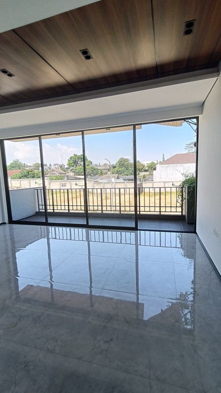 Dijual Rumah Baru Setraduta Hegar