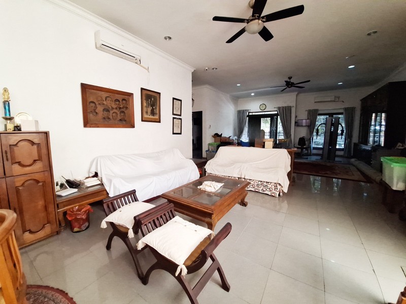 Rumah Hitung Tanah Area Cipete