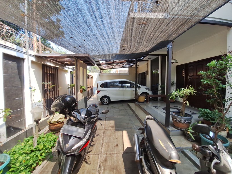 Rumah Hitung Tanah Area Cipete