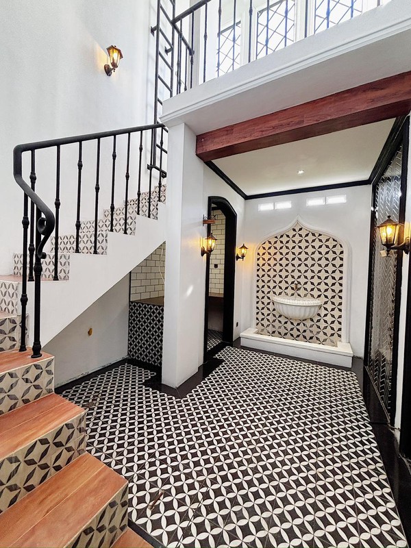 Rumah Modern Classic Siap Huni di Puri Cinere Harga Murah