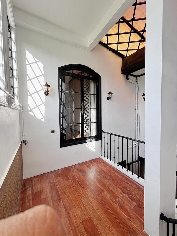 Rumah Modern Classic Siap Huni di Puri Cinere Harga Murah