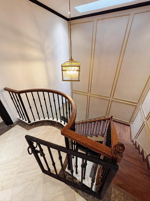 Rumah Modern Classic Siap Huni di Puri Cinere Harga Murah