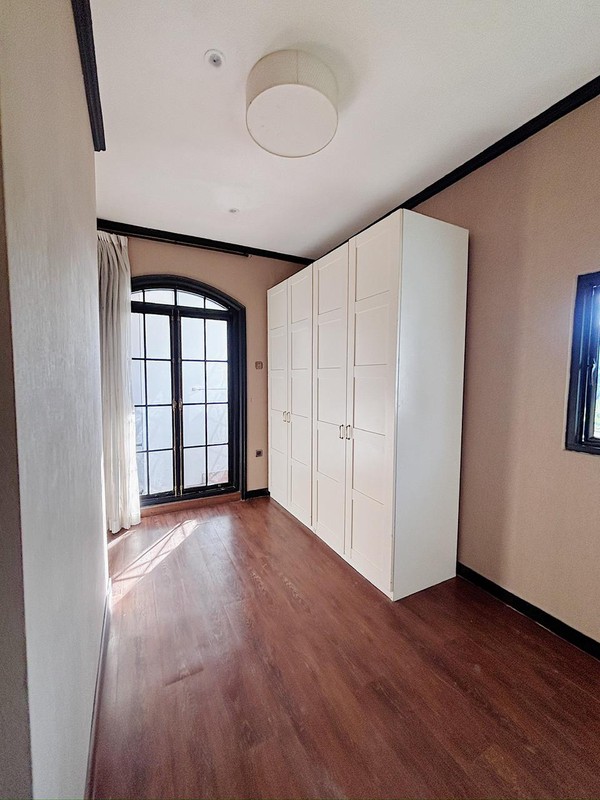 Rumah Modern Classic Siap Huni di Puri Cinere Harga Murah