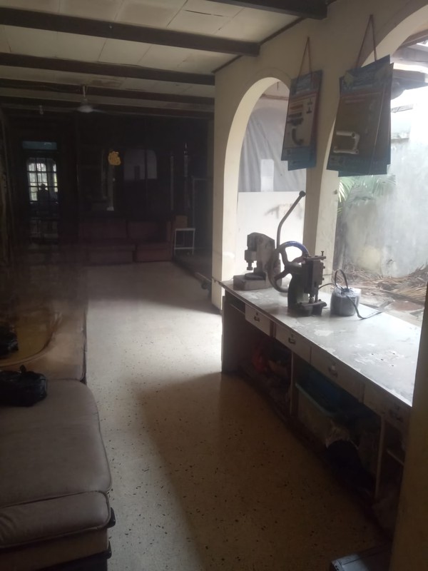 Dijual Rumah Lama di Area Pegangsaan, Menteng - Investasi Menguntungkan Jangka Panjang