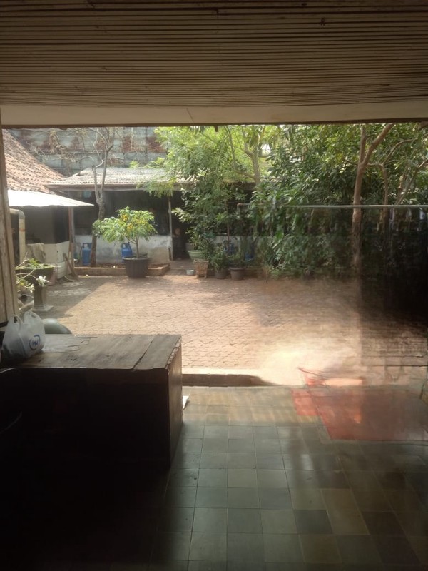 Dijual Rumah Lama di Area Pegangsaan, Menteng - Investasi Menguntungkan Jangka Panjang