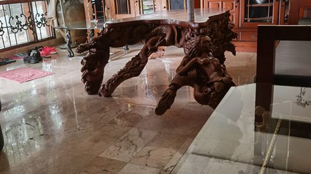 Rumah dengan Luas Tanah 720 m2 dan Bangunan 500 m2 Sertifikat SHM Lokasi Strategis @Menteng, Jakarta Pusat