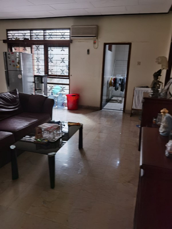 Rumah dengan Luas Tanah 720 m2 dan Bangunan 500 m2 Sertifikat SHM Lokasi Strategis @Menteng, Jakarta Pusat