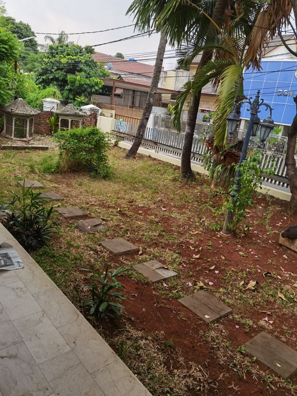 Rumah dengan Luas Tanah 720 m2 dan Bangunan 500 m2 Sertifikat SHM Lokasi Strategis @Menteng, Jakarta Pusat