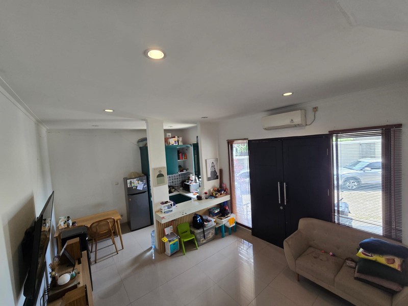 Rumah Siap Huni 2 Lantai di Ciputat Dekat Bintaro Jaya dengan Hunian Nyaman dan Asri