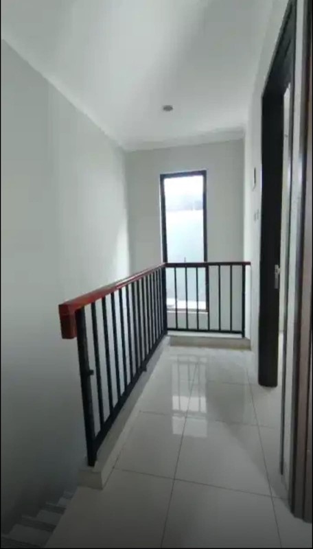 Dijual rumah siap huni di Callysta Resindence Graha Raya Bintaro Tangerang Selatan