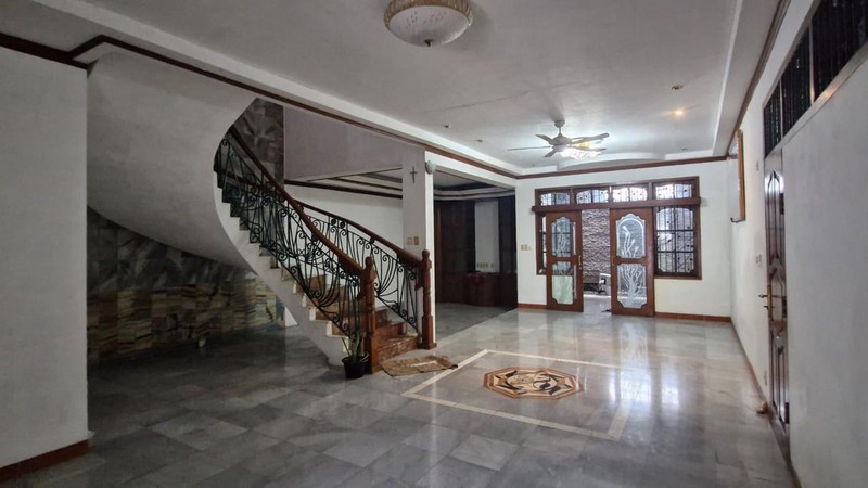 Dijual Rumah Lama Terawat Siap Huni Lokasi Strategis Di Jl. Cendrawasih, Kebayoran Lama, Jakarta Selatan