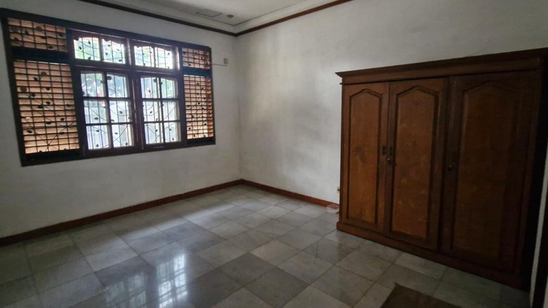 Dijual Rumah Lama Terawat Siap Huni Lokasi Strategis Di Jl. Cendrawasih, Kebayoran Lama, Jakarta Selatan
