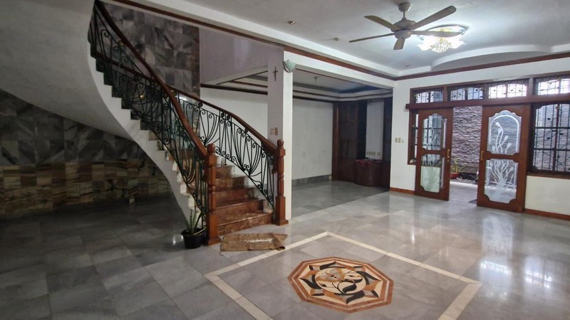 Dijual Rumah Lama Terawat Siap Huni Lokasi Strategis Di Jl. Cendrawasih, Kebayoran Lama, Jakarta Selatan