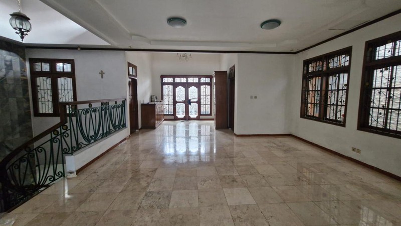 Dijual Rumah Lama Terawat Siap Huni Lokasi Strategis Di Jl. Cendrawasih, Kebayoran Lama, Jakarta Selatan