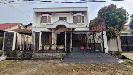 Dijual Rumah Lama Terawat Siap Huni Lokasi Strategis Di Jl. Cendrawasih, Kebayoran Lama, Jakarta Selatan
