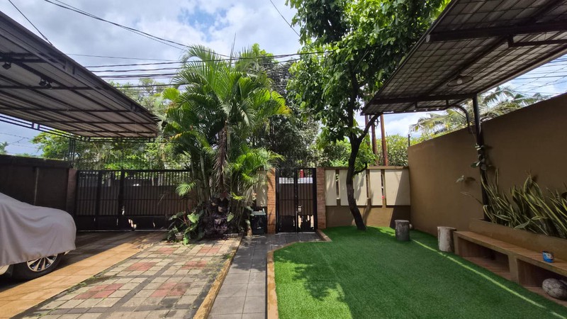 Rumah Cantik di Pondok Aren Tangerang Selatan Siap Huni SHM