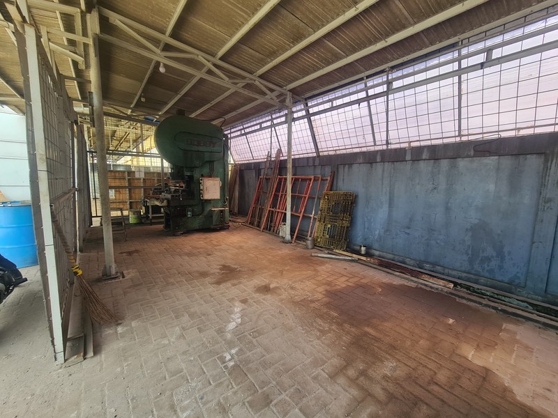 Gudang bagus standar industri di Cikarang Selatan dekat kawasan Delta Silikon, EJIP